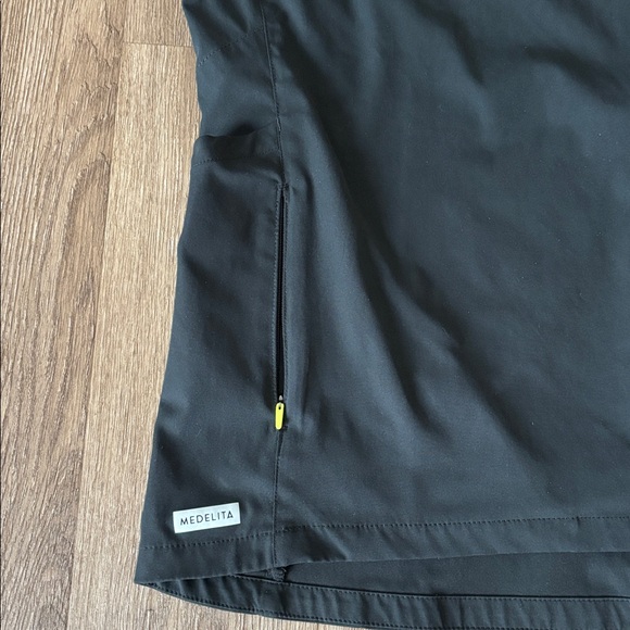 Medelita Women’s Scrub Top. Size L. - Picture 3 of 6